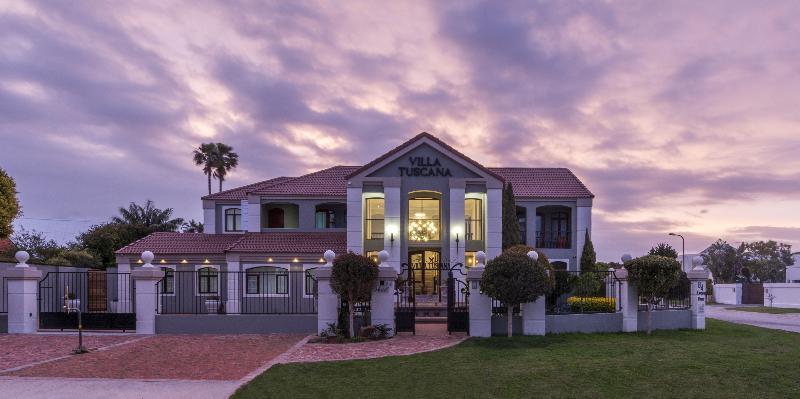 Villa Tuscana By Mantis Port Elizabeth Extérieur photo